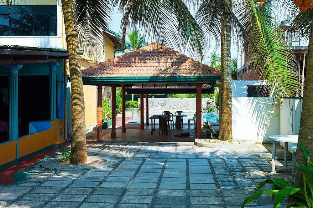 Southern Star Hotel Бентота Экстерьер фото