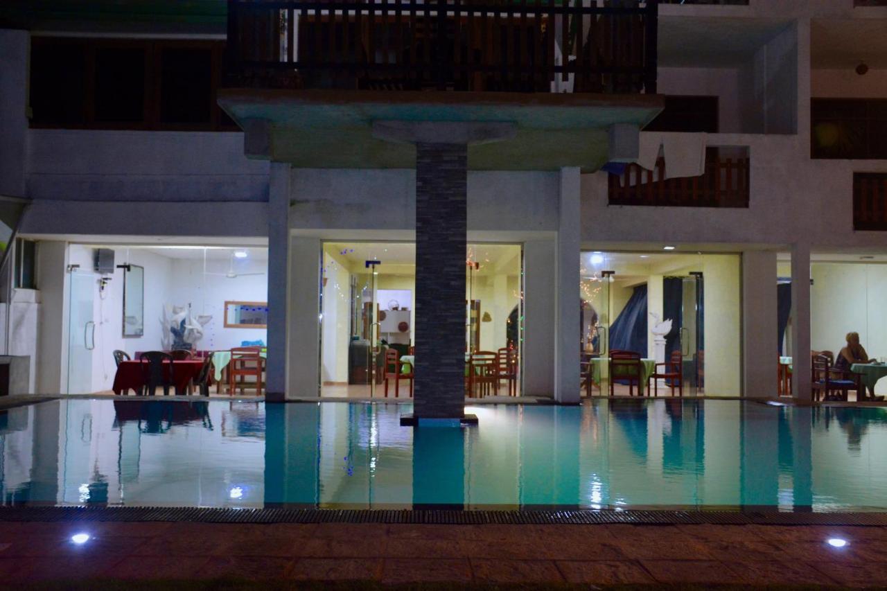 Southern Star Hotel Бентота Экстерьер фото